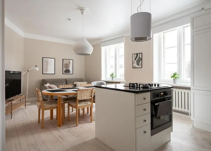 Upea Kolmio Etu-toeoeloessae Appartement *