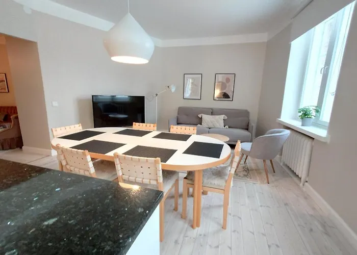 Upea Kolmio Etu-toeoeloessae * Helsinky