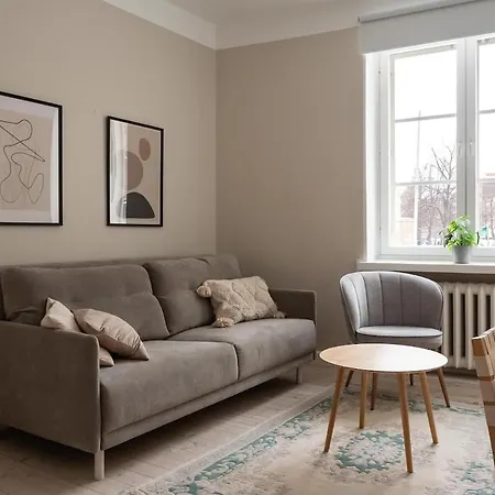 Upea Kolmio Etu-toeoeloessae *